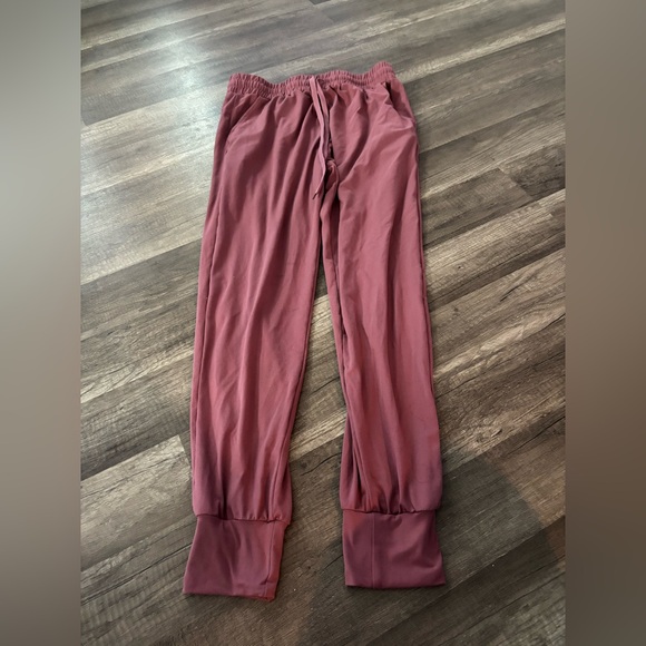 BRAND NEW TIKTOK SHOP JOGGERS - Picture 1 of 9
